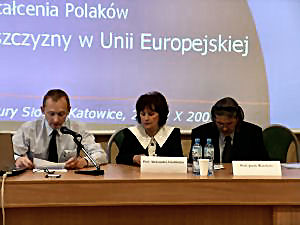 Drugi dzień Forum, na Wydziale Prawa i Administracji, od lewej siedzą: prof. Adam Pawłowski, prof. Aleksandar Cieślikowa, prof. Jacek Warchala