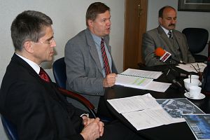 Od lewej: prezydent Chorzowa Marek Kopel, JM Rektor UŚ prof. zw. dr hab. Janusz Janeczek, wiceprezydent Chorzowa Joachim Otte