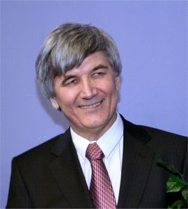 Prof. dr hab. Stanisław Kucharski
